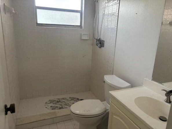 8380 Lagos De Campo Blvd 110, Tamarac FL 33321