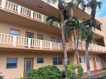 8380 Lagos De Campo Blvd