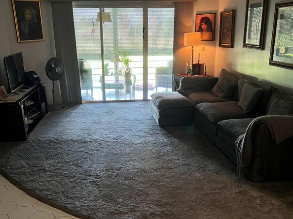 3755 Via Poinciana 203, Lake Worth FL 33467