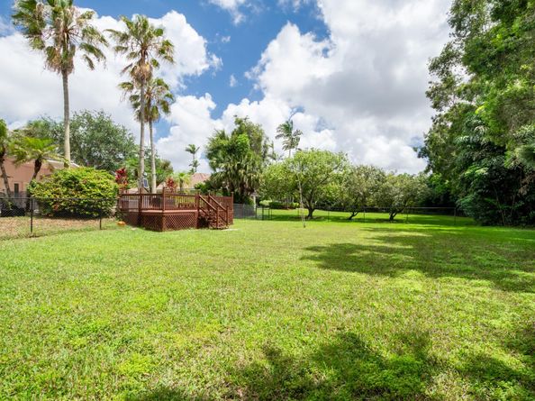 11430 NW 18th St, Plantation FL 33323