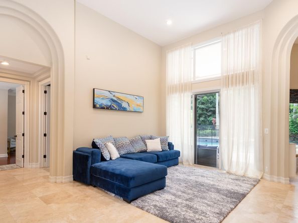 11430 NW 18th St, Plantation FL 33323