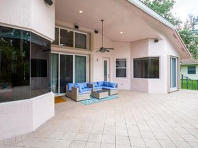 11430 NW 18th St, Plantation FL 33323