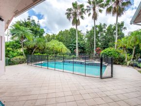 11430 NW 18th St, Plantation FL 33323