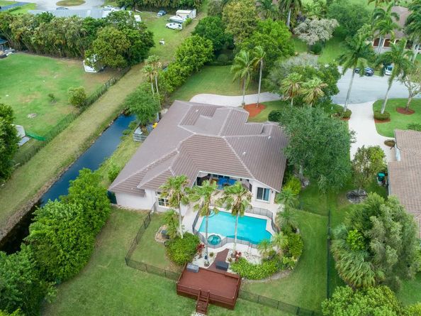 11430 NW 18th St, Plantation FL 33323