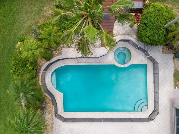 11430 NW 18th St, Plantation FL 33323