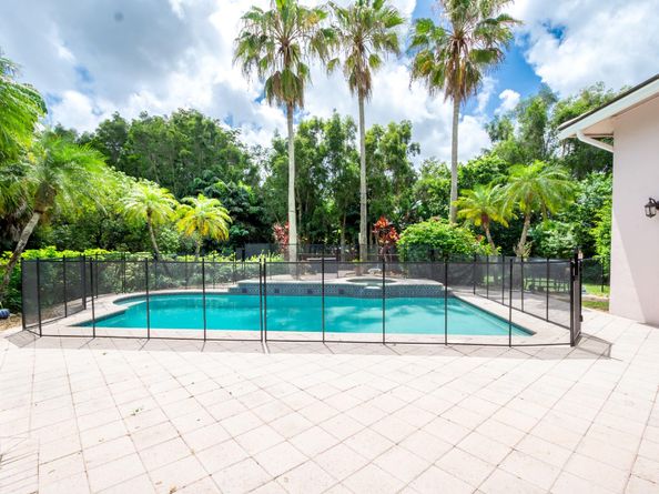 11430 NW 18th St, Plantation FL 33323