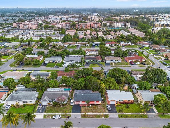 2748 NW 35th Ter, Lauderdale Lakes FL 33311