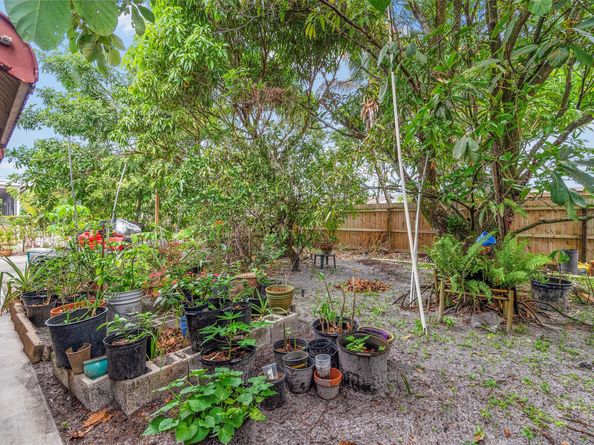2748 NW 35th Ter, Lauderdale Lakes FL 33311
