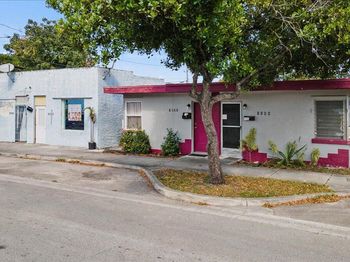 1504 N Sapodilla Avenue