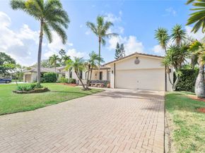 1024 NW 83rd Dr, Coral Springs FL 33071
