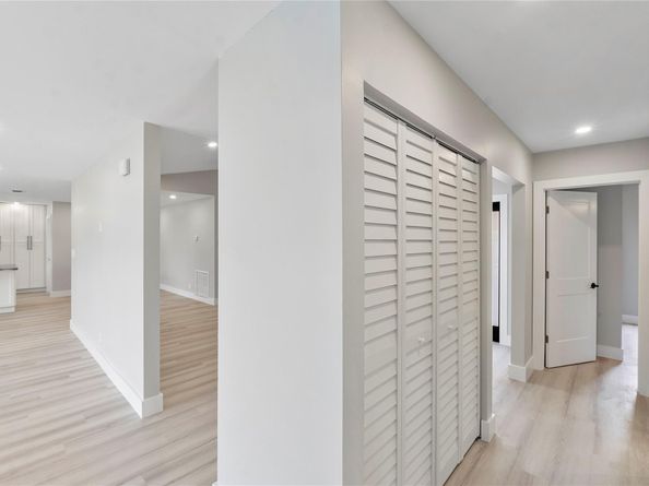 1024 NW 83rd Dr, Coral Springs FL 33071