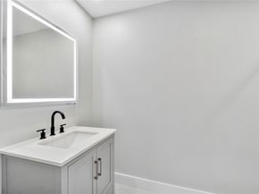 1024 NW 83rd Dr, Coral Springs FL 33071