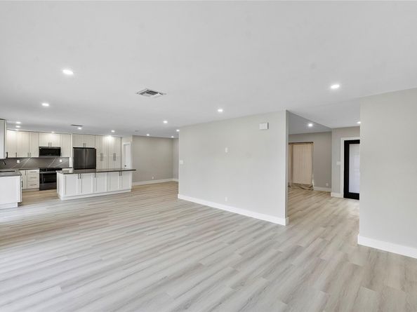 1024 NW 83rd Dr, Coral Springs FL 33071
