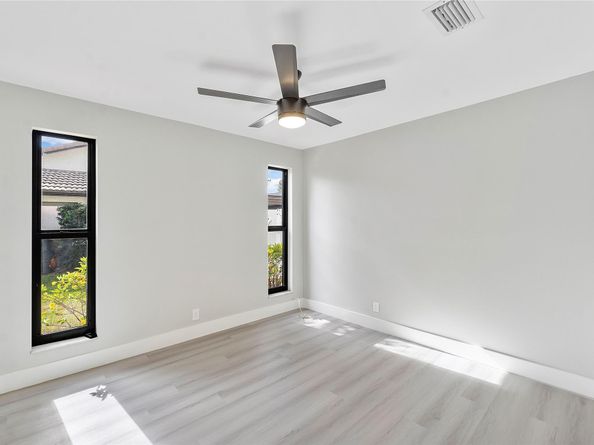 1024 NW 83rd Dr, Coral Springs FL 33071