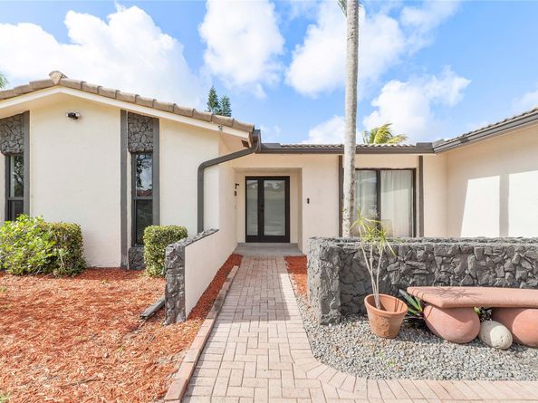 1024 NW 83rd Dr, Coral Springs FL 33071