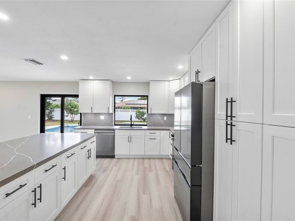 1024 NW 83rd Dr, Coral Springs FL 33071