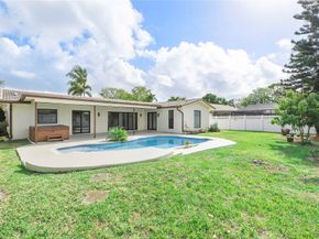 1024 NW 83rd Dr, Coral Springs FL 33071
