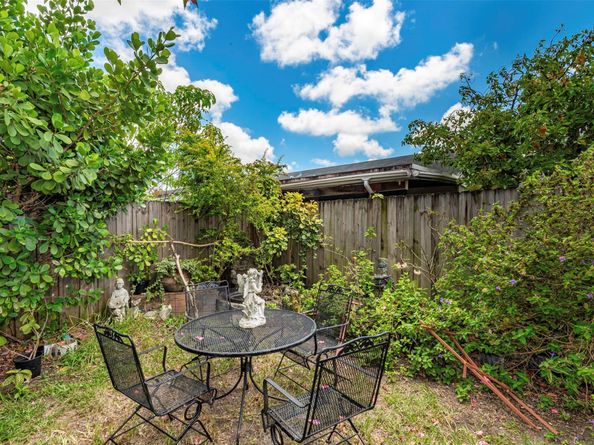 Undisclosed Address #FX-10501020, Miami FL 33186