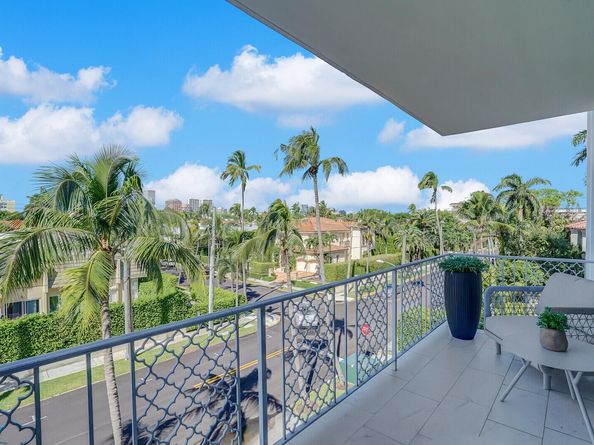 354 Chilean Avenue 4d, Palm Beach FL 33480