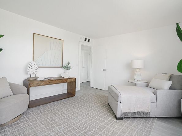354 Chilean Avenue 4d, Palm Beach FL 33480