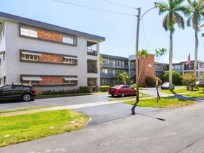 515 S Crescent Drive 302, Hollywood FL 33021