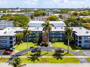 515 S Crescent Drive 302, Hollywood FL 33021