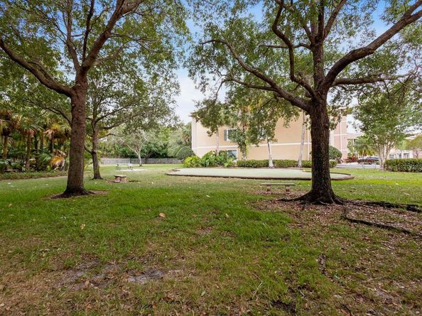6450 Emerald Dunes Drive 301, West Palm Beach FL 33411
