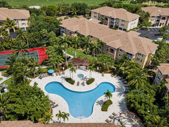 6450 Emerald Dunes Drive 301, West Palm Beach FL 33411