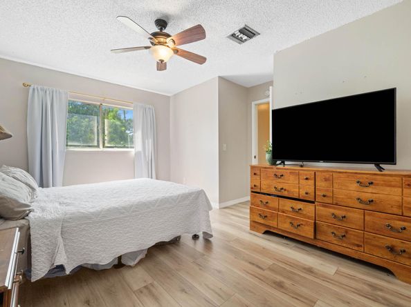 4643 Holly Lake Drive, Lake Worth FL 33463