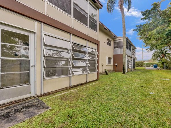 7605 NW 5th Pl 103, Margate FL 33063