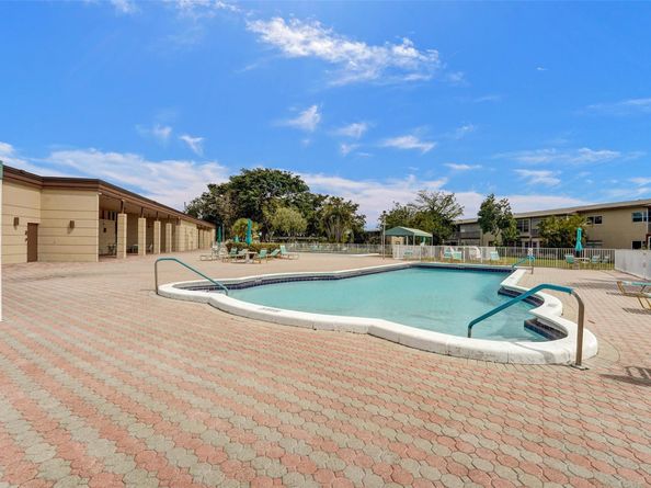 7605 NW 5th Pl 103, Margate FL 33063