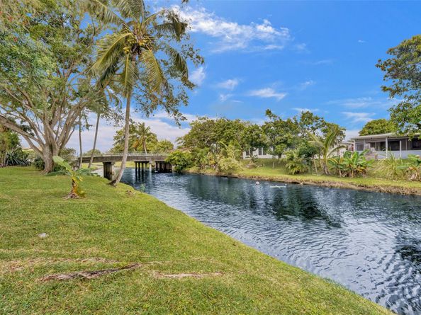 7605 NW 5th Pl 103, Margate FL 33063