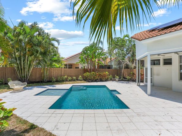 6607 NW 25th Way, Boca Raton FL 33496