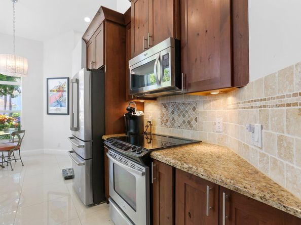 6607 NW 25th Way, Boca Raton FL 33496