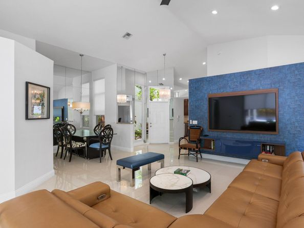 6607 NW 25th Way, Boca Raton FL 33496