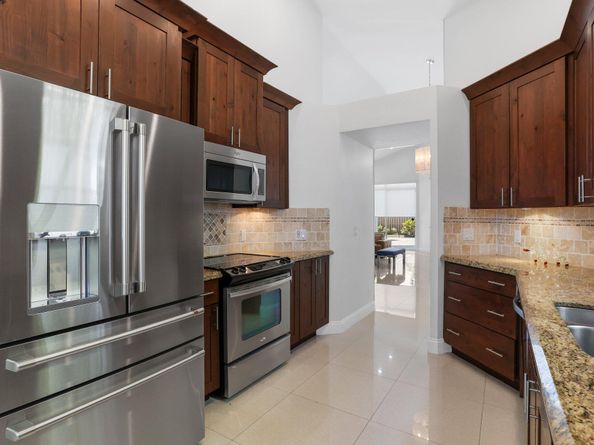 6607 NW 25th Way, Boca Raton FL 33496