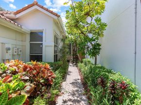 6607 NW 25th Way, Boca Raton FL 33496