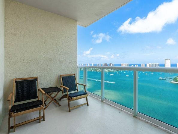 2640 Lake Shore Drive 2409, Riviera Beach FL 33404