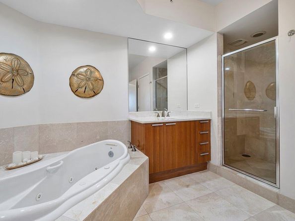 2640 Lake Shore Drive 2409, Riviera Beach FL 33404