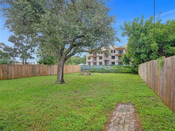 740 SW 10th St, Pompano Beach FL 33060