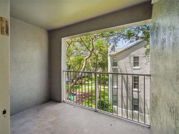 11133 SW 8TH St 3069, Pembroke Pines FL 33025