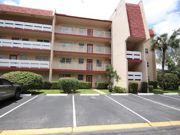 1025 Country Club Drive 108, Margate FL 33063