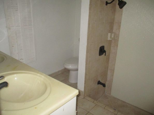9066 NW 47th Ct, Coral Springs FL 33067