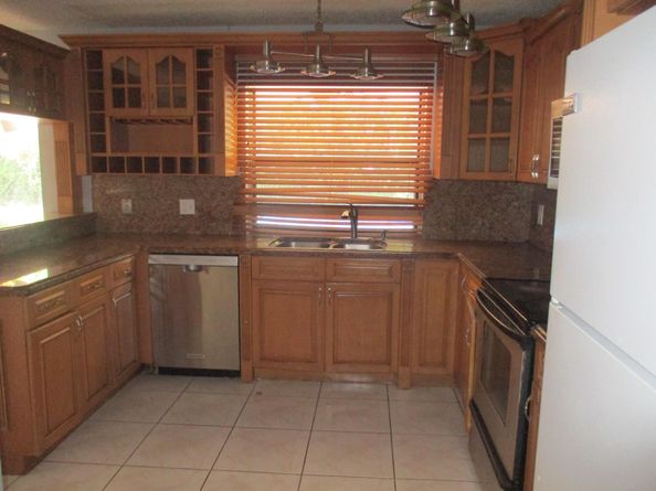 9066 NW 47th Ct, Coral Springs FL 33067
