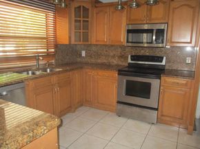 9066 NW 47th Ct, Coral Springs FL 33067