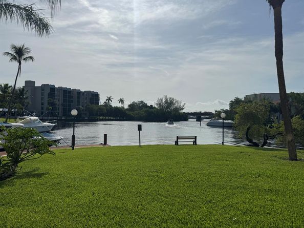 12 Royal Palm Way 2040, Boca Raton FL 33432