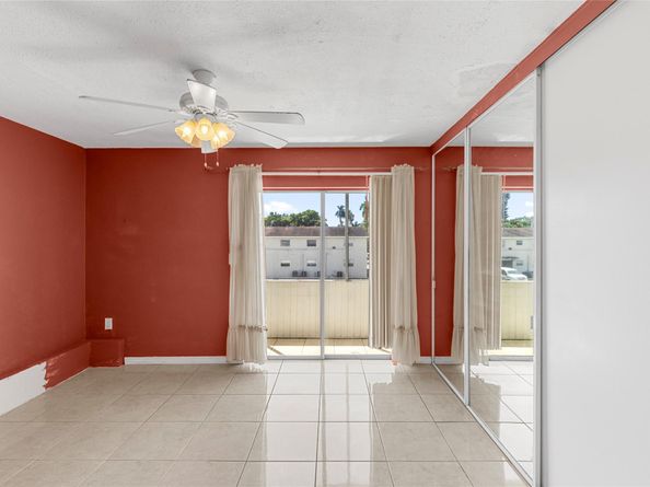 Undisclosed Address #FX-10523391, Miami FL 33162