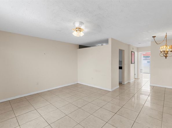 Undisclosed Address #FX-10523391, Miami FL 33162