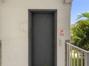 Undisclosed Address #FX-10523391, Miami FL 33162