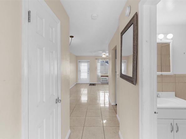 Undisclosed Address #FX-10523391, Miami FL 33162